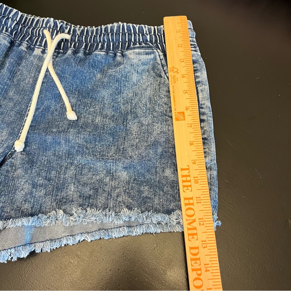 Love, Fire Pull On Elastic Waist Acid Wash Blue‎ Denim Raw Hem Jean Shorts Sz S - Picture 2 of 8